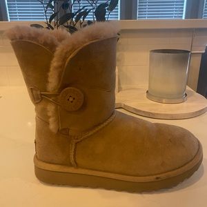 tan ugg boots